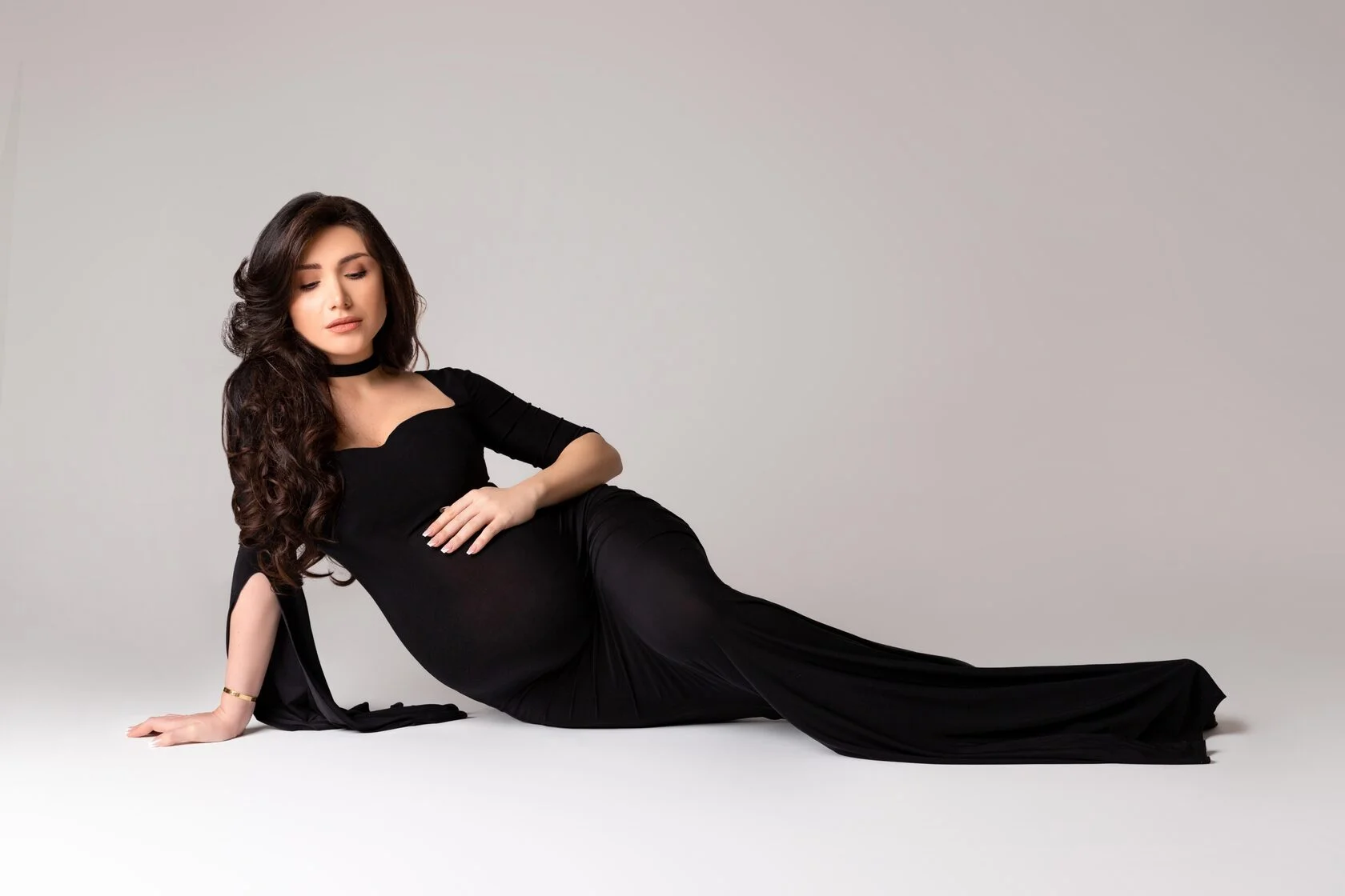 How a Maternity Poses You Flatteringly
